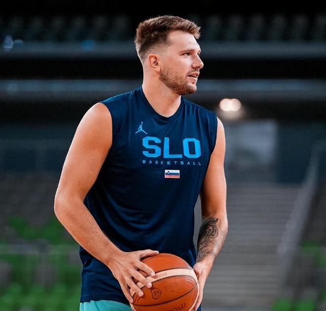 爱游戏-赛点之战WTT冠军赛焦点战！上海海港迎战辽宁男篮，小胜或上演(赛点级冠军怎么显示)